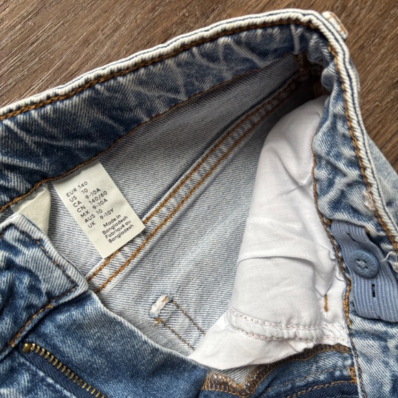 New comfort fit jeans H and M for boys 7-8 years - Picture 2 of 4